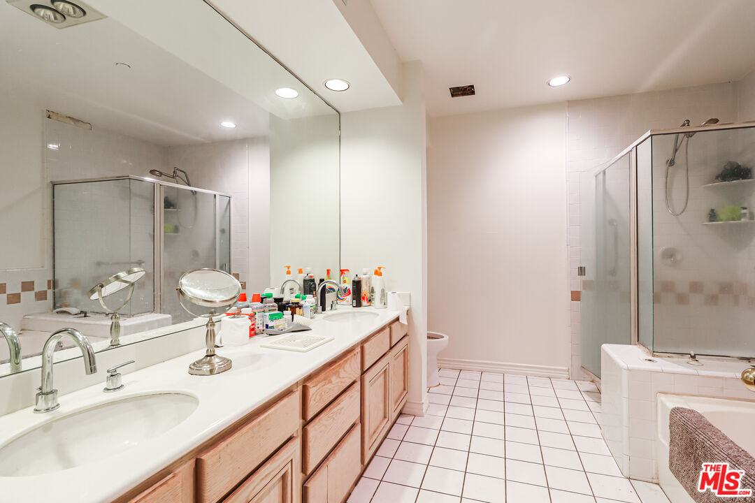 4310 Cahuenga Boulevard, Unit 103 Toluca Lake, CA 91602 - Photo 18 of 32