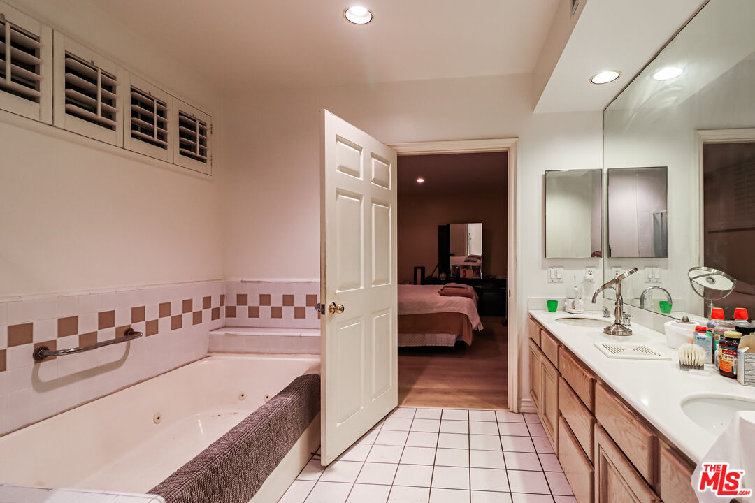 4310 Cahuenga Boulevard, Unit 103 Toluca Lake, CA 91602 - Photo 19 of 32