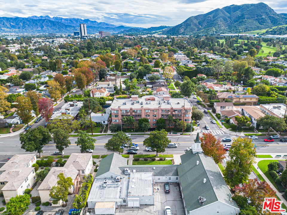 4310 Cahuenga Boulevard, Unit 103 Toluca Lake, CA 91602 - Photo 23 of 32