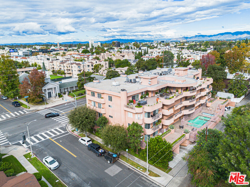 4310 Cahuenga Boulevard, Unit 103 Toluca Lake, CA 91602 - Photo 25 of 32