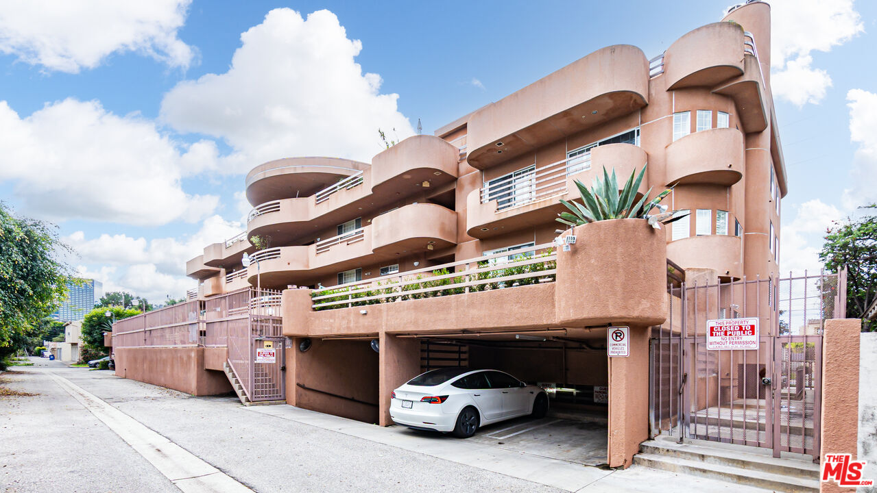 4310 Cahuenga Boulevard, Unit 103 Toluca Lake, CA 91602 - Photo 30 of 32