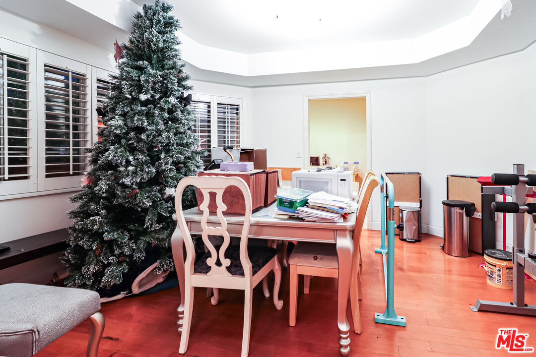 4310 Cahuenga Boulevard, Unit 103 Toluca Lake, CA 91602 - Photo 6 of 32