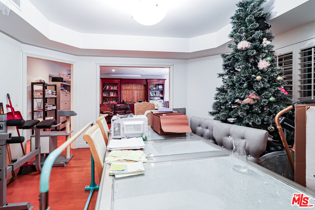 4310 Cahuenga Boulevard, Unit 103 Toluca Lake, CA 91602 - Photo 7 of 32