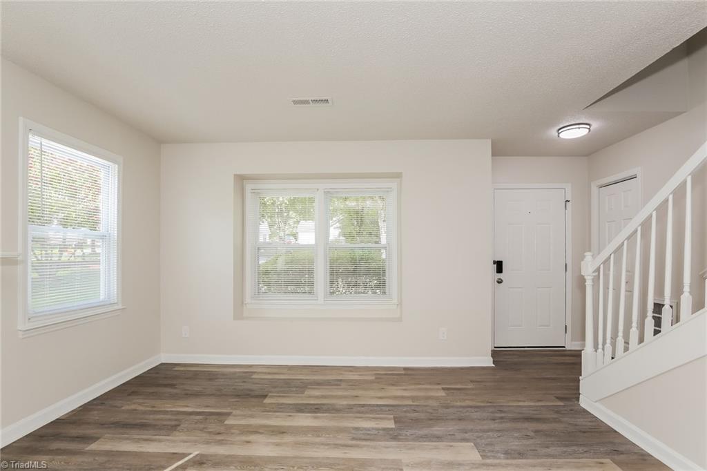 7 Arta Lane Greensboro, NC 27406 - Photo 4 of 17