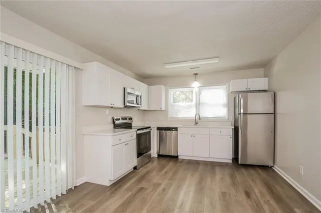 $1,880 | 7 Arta Lane, Greensboro, NC 27406