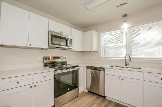 $1,880 | 7 Arta Lane, Greensboro, NC 27406