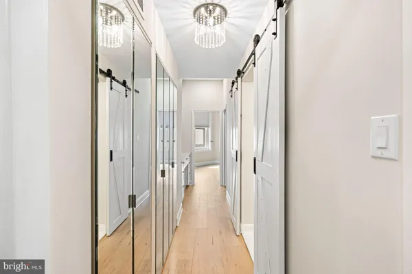 $950,000 | 2 Willings Alley, Philadelphia, PA 19106