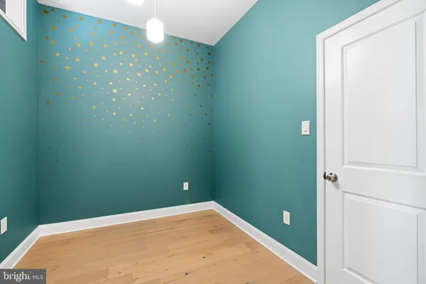 $950,000 | 2 Willings Alley, Philadelphia, PA 19106