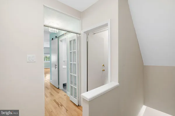 $950,000 | 2 Willings Alley, Philadelphia, PA 19106