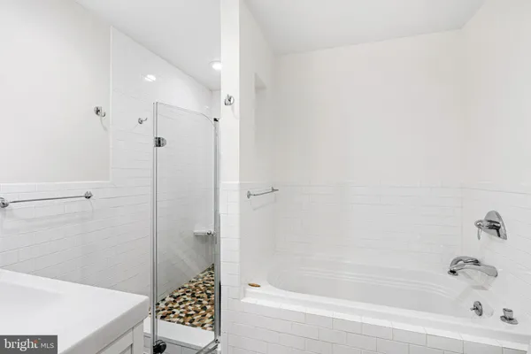 $950,000 | 2 Willings Alley, Philadelphia, PA 19106