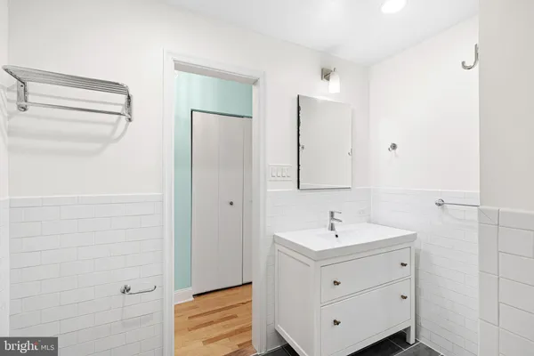 $950,000 | 2 Willings Alley, Philadelphia, PA 19106