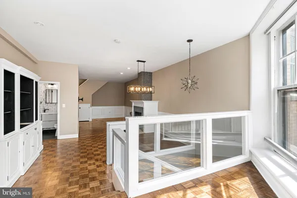 $950,000 | 2 Willings Alley, Philadelphia, PA 19106