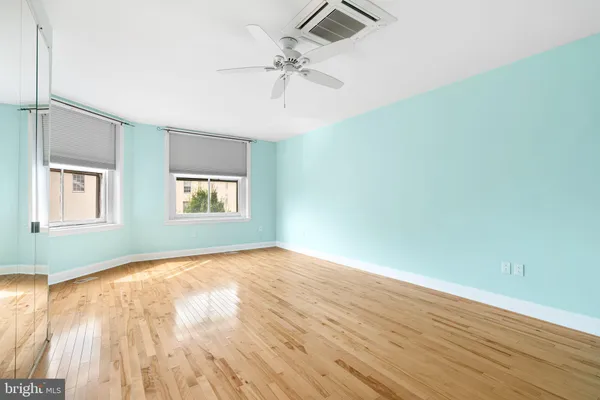 $950,000 | 2 Willings Alley, Philadelphia, PA 19106