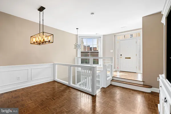 $950,000 | 2 Willings Alley, Philadelphia, PA 19106