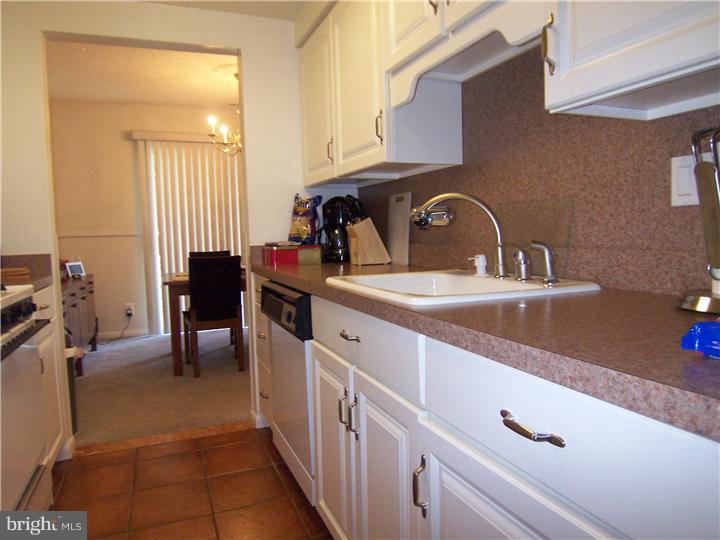 254 Echelon Road Voorhees, NJ 08043 - Photo 6 of 10 Kitchen