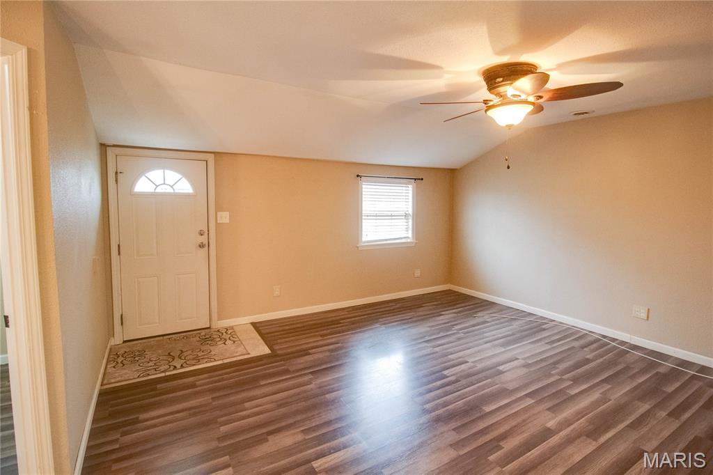 202 Truman Street Bethalto, IL 62010 - Photo 5 of 26