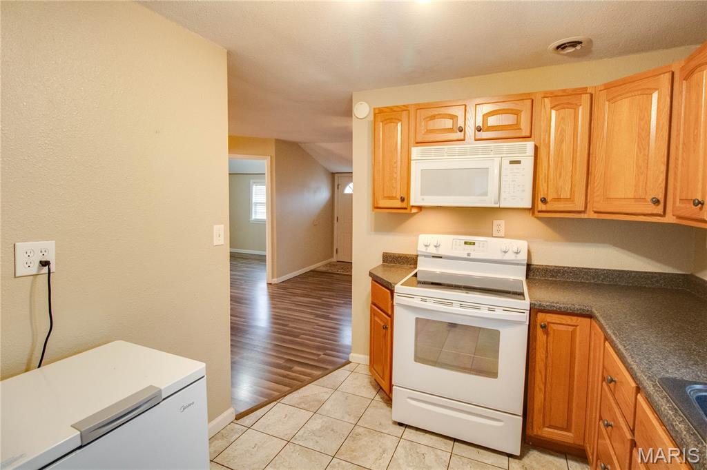 202 Truman Street Bethalto, IL 62010 - Photo 10 of 26