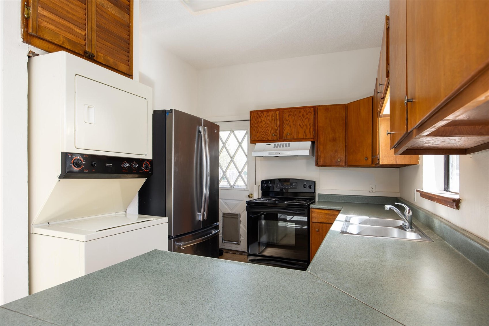 420 Reese Road Silverthorne, CO 80498 - Photo 35 of 50 ADU/Cottage Kitchen with Stackable Washer/Dryer