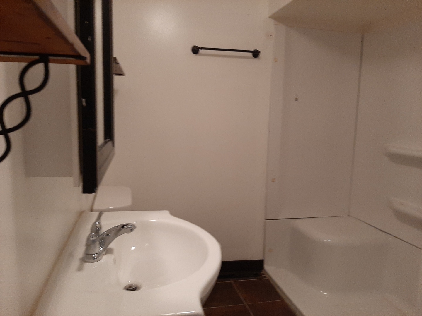 10759 Oak Avenue Chicago Ridge, IL 60415 - Photo 5 of 19 a bathroom with a sink and a mirror