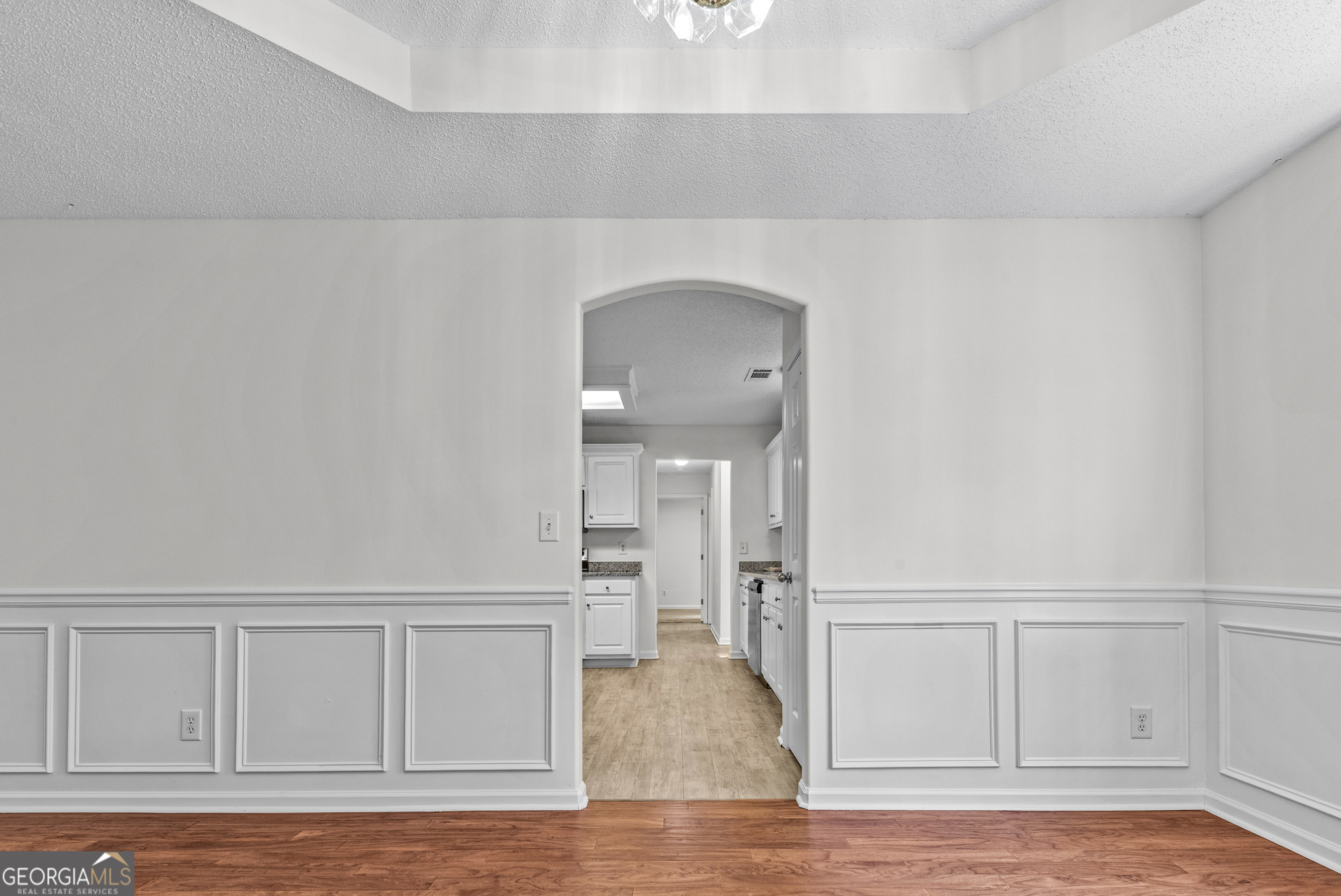427 Bridges Way Winterville, GA 30683 - Photo 13 of 43 a view of a livingroom with wooden floor