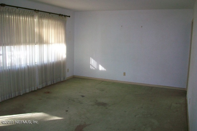 2841 Justina Road Jacksonville, FL 32277 - Photo 5 of 7 Family room