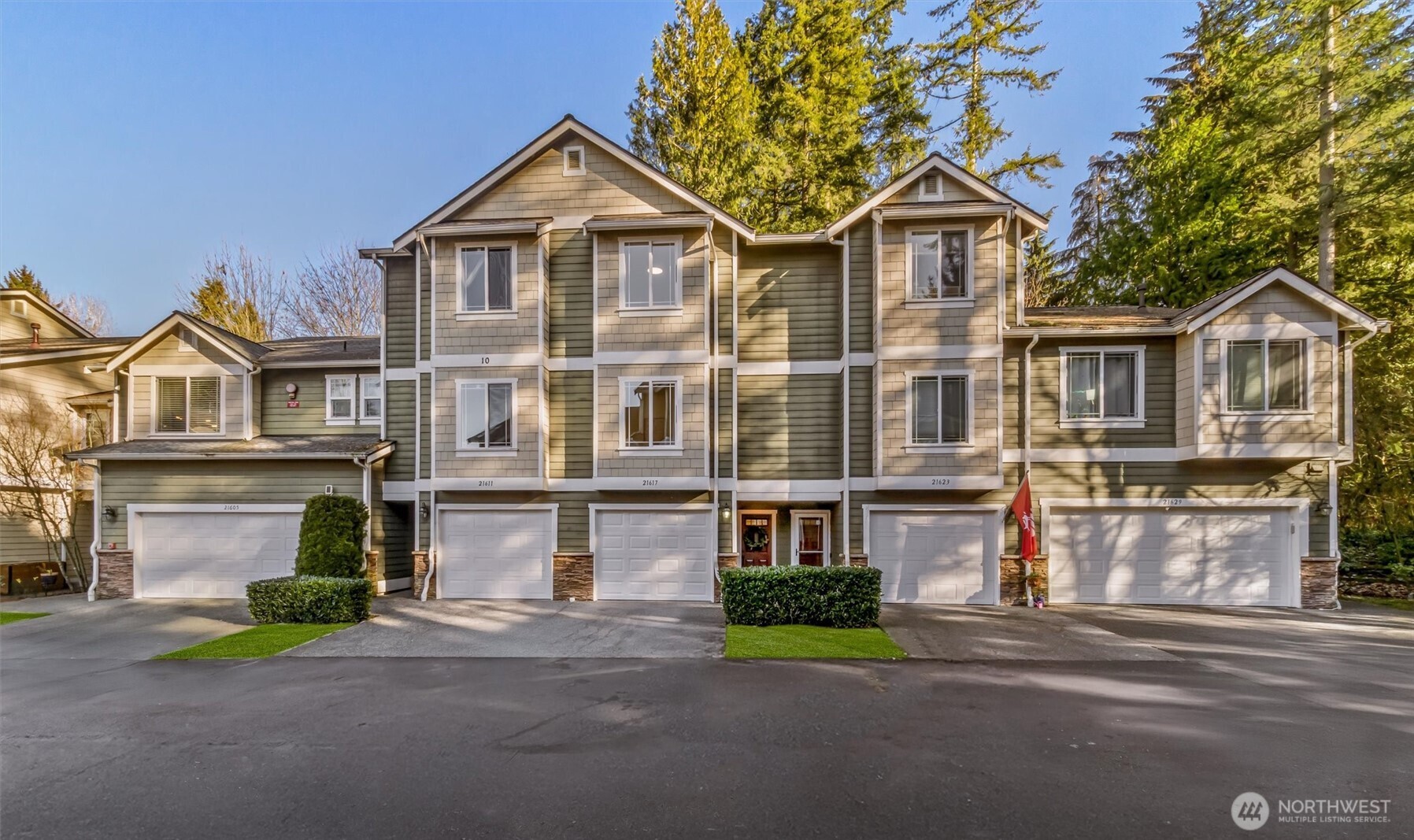 21617 11th Court Southeast Bothell, WA 98021 - Photo 3 of 39 Gallery Image 3