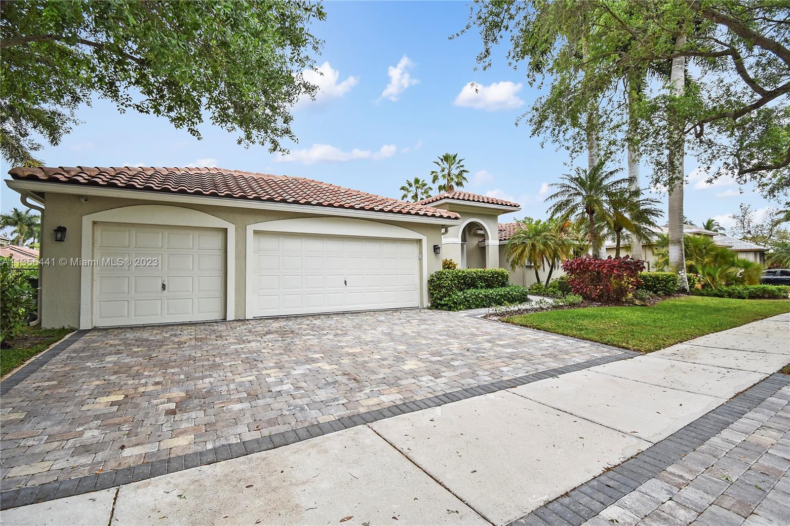 370 Mallard Road Weston, FL 33327 - Photo 1 of 43 Gallery Image 1