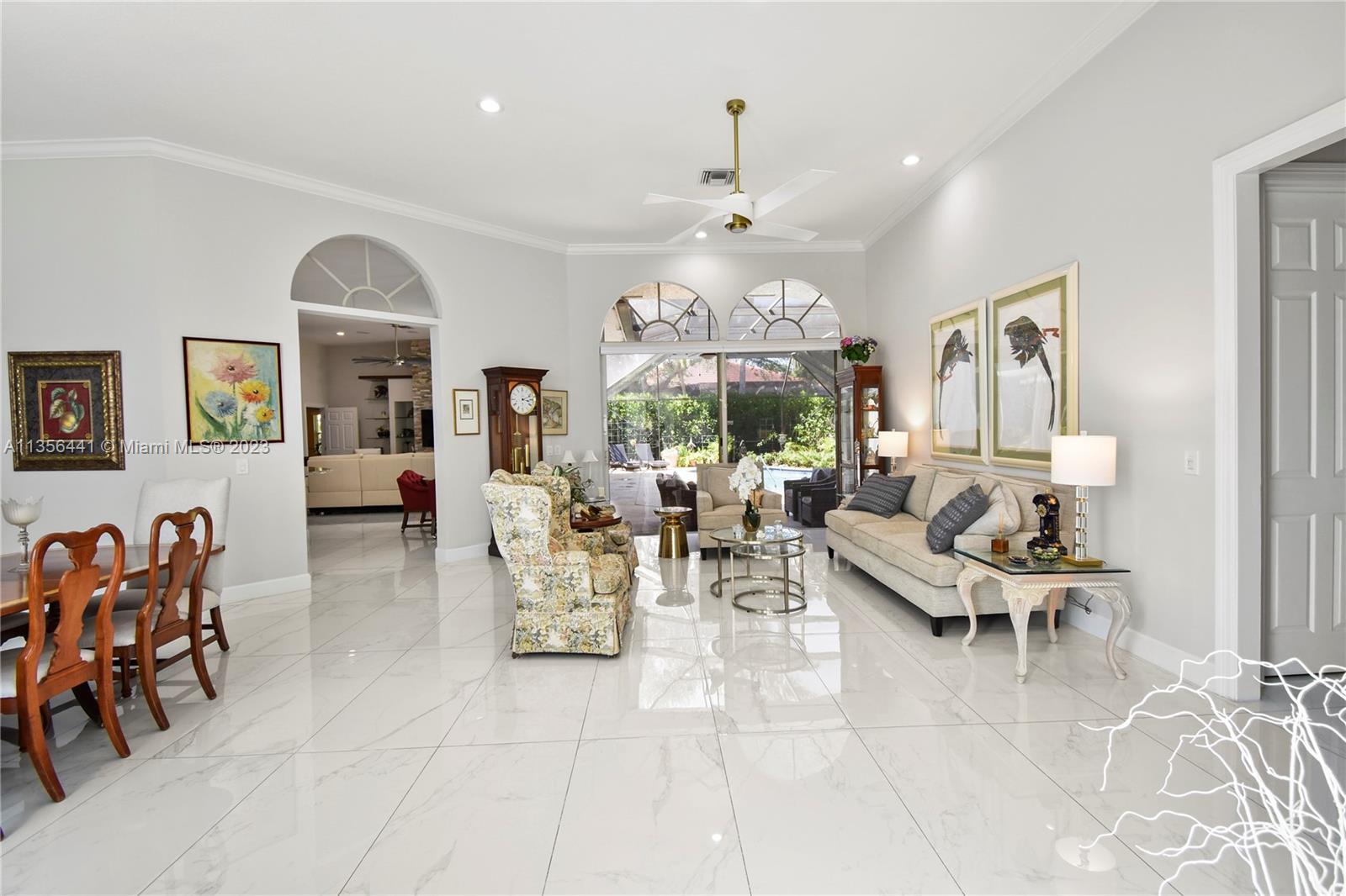 370 Mallard Road Weston, FL 33327 - Photo 15 of 43 Gallery Image 15