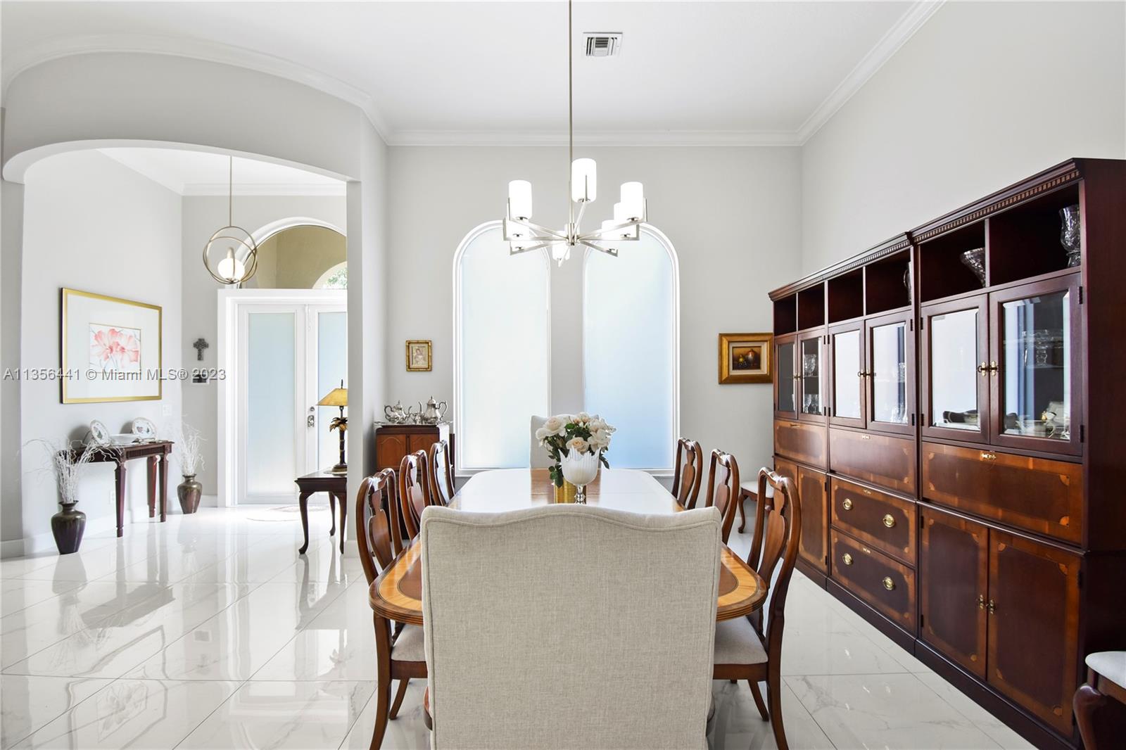370 Mallard Road Weston, FL 33327 - Photo 17 of 43 Gallery Image 17