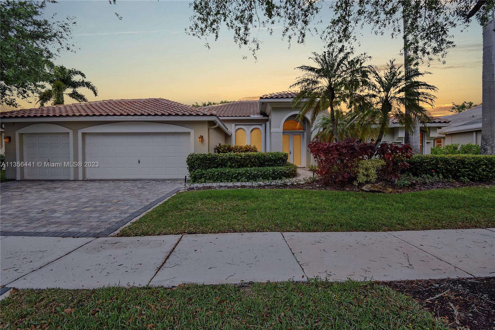 370 Mallard Road Weston, FL 33327 - Photo 2 of 43 Gallery Image 2