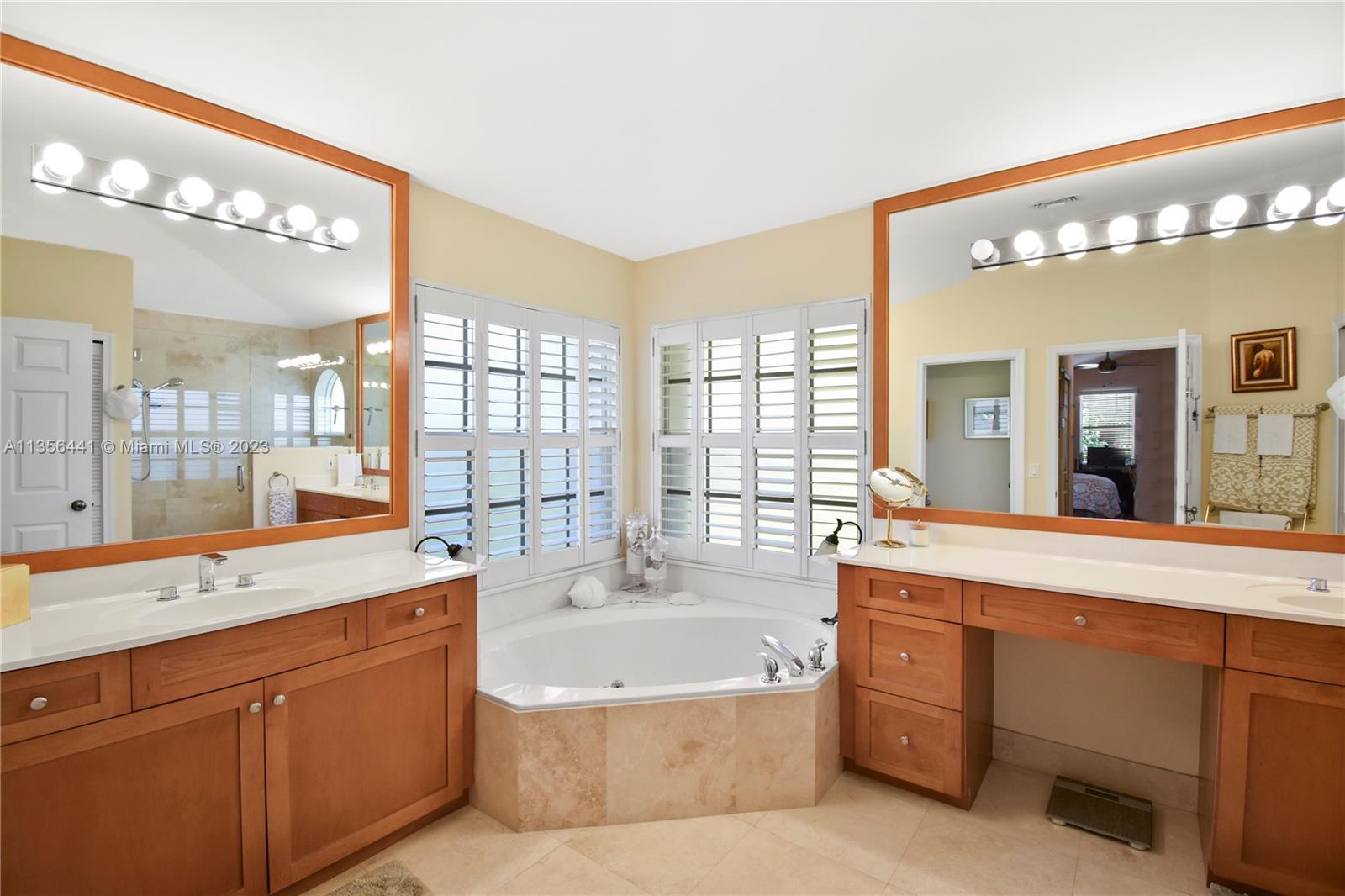 370 Mallard Road Weston, FL 33327 - Photo 21 of 43 Gallery Image 21