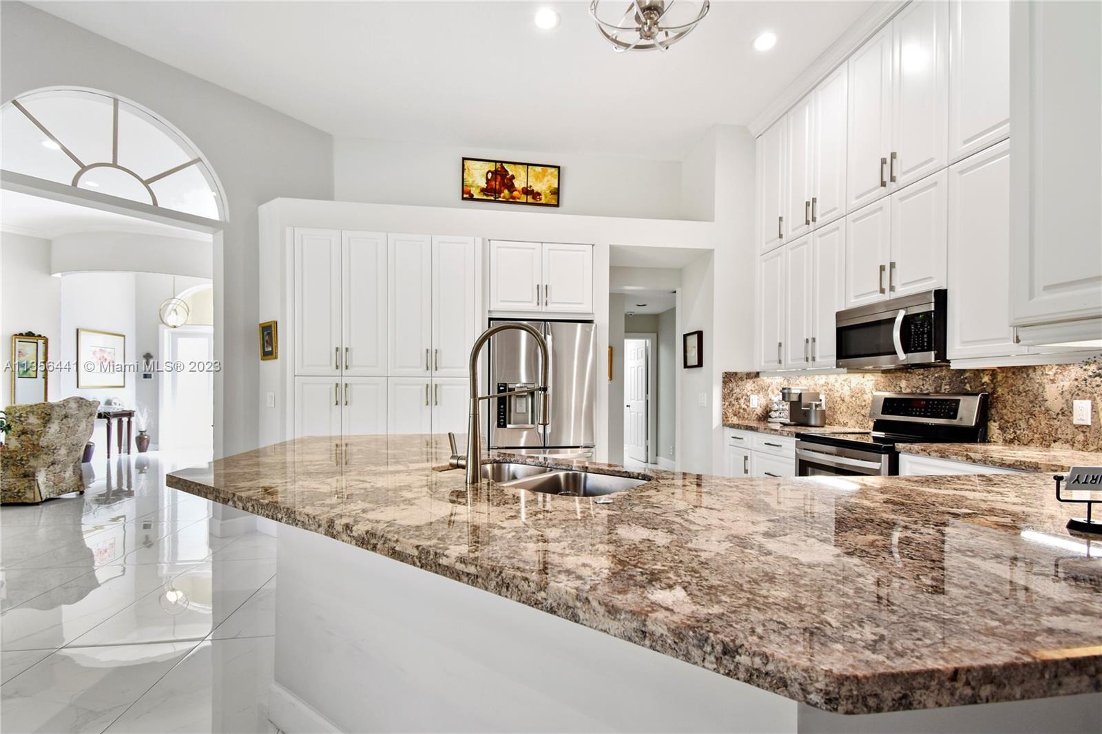 370 Mallard Road Weston, FL 33327 - Photo 6 of 43 Gallery Image 6