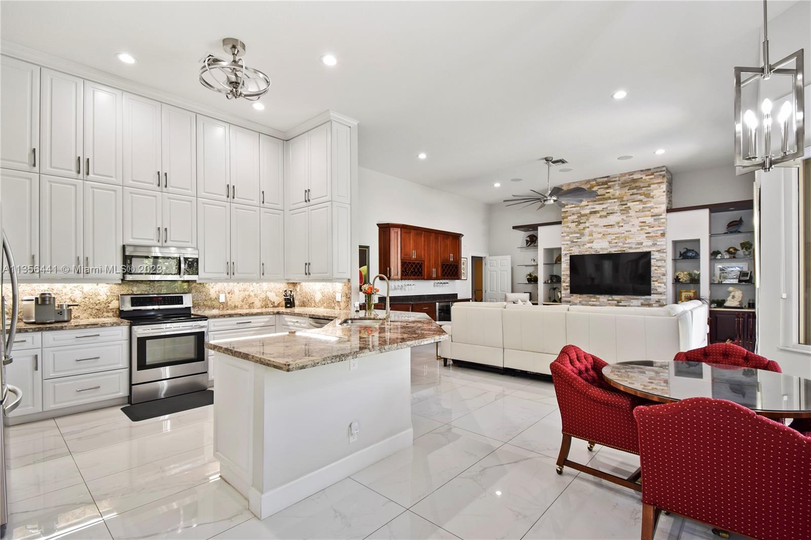 370 Mallard Road Weston, FL 33327 - Photo 10 of 43 Gallery Image 10