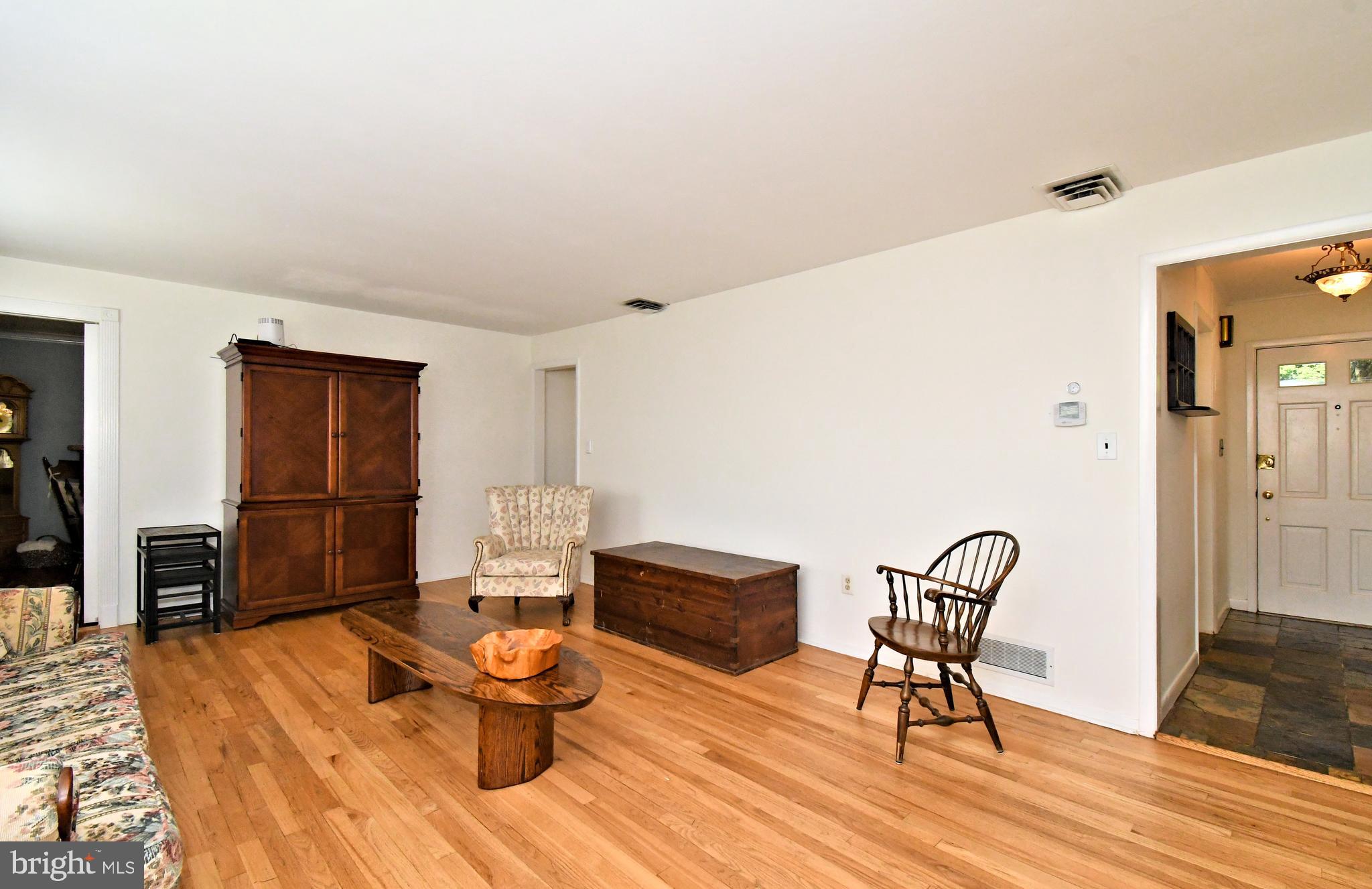 5 Royal Oak Road Lawrence Township, NJ 08648 - Photo 14 of 53