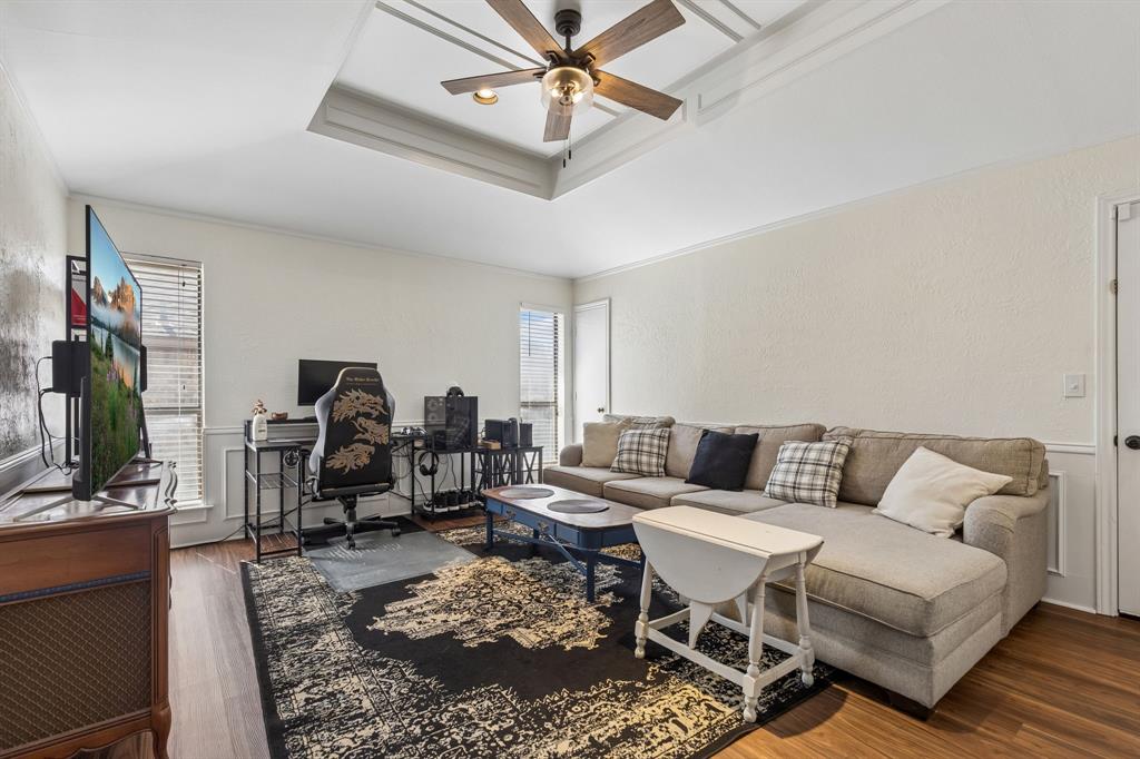 2133 Hunters Ridge Carrollton, TX 75006 - Photo 9 of 25 Gallery Image 9