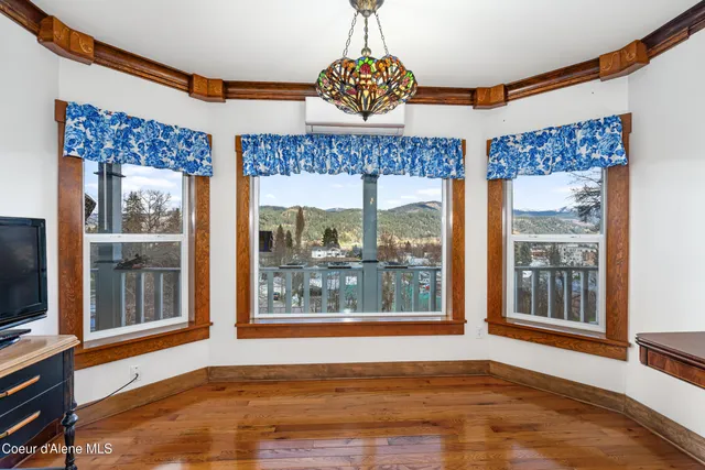 $585,000 | 1002 Highland Avenue, St. Maries, ID 83861