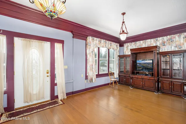 $585,000 | 1002 Highland Avenue, St. Maries, ID 83861