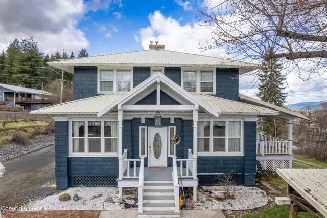 $585,000 | 1002 Highland Avenue, St. Maries, ID 83861