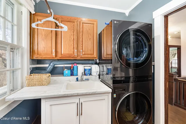 $585,000 | 1002 Highland Avenue, St. Maries, ID 83861