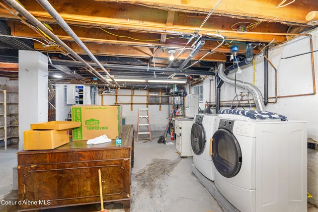 $585,000 | 1002 Highland Avenue, St. Maries, ID 83861