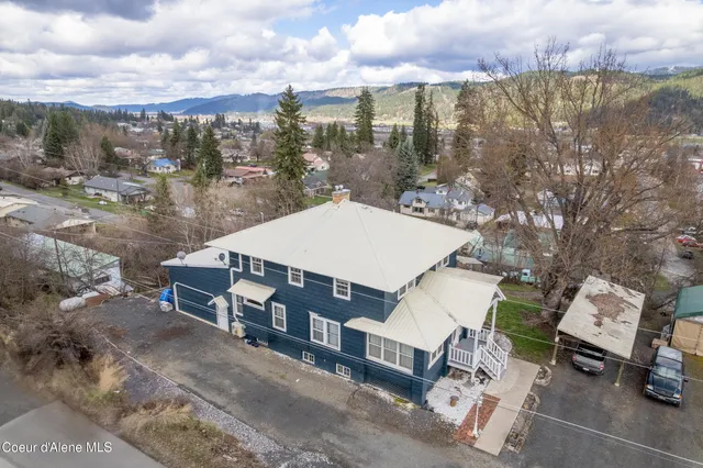 $585,000 | 1002 Highland Avenue, St. Maries, ID 83861