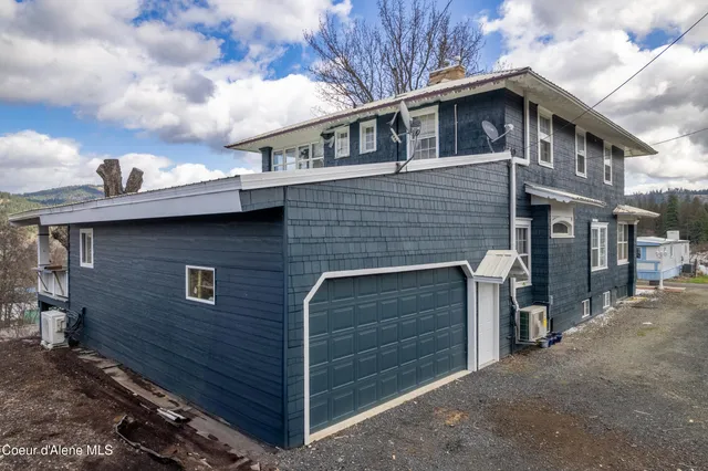 $585,000 | 1002 Highland Avenue, St. Maries, ID 83861