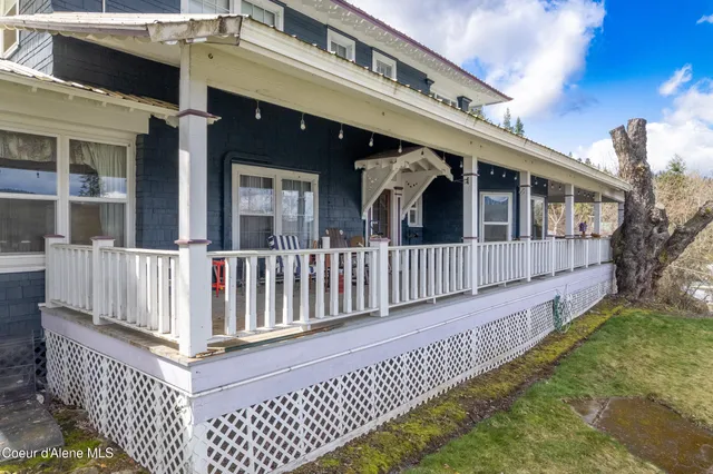 $585,000 | 1002 Highland Avenue, St. Maries, ID 83861
