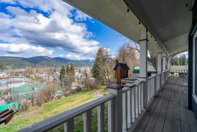 $585,000 | 1002 Highland Avenue, St. Maries, ID 83861