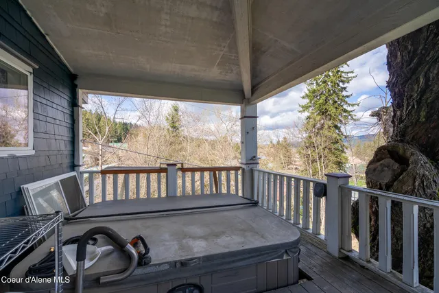 $585,000 | 1002 Highland Avenue, St. Maries, ID 83861