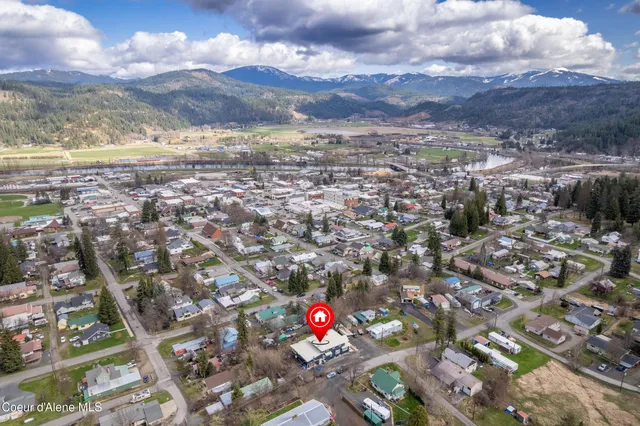 $585,000 | 1002 Highland Avenue, St. Maries, ID 83861