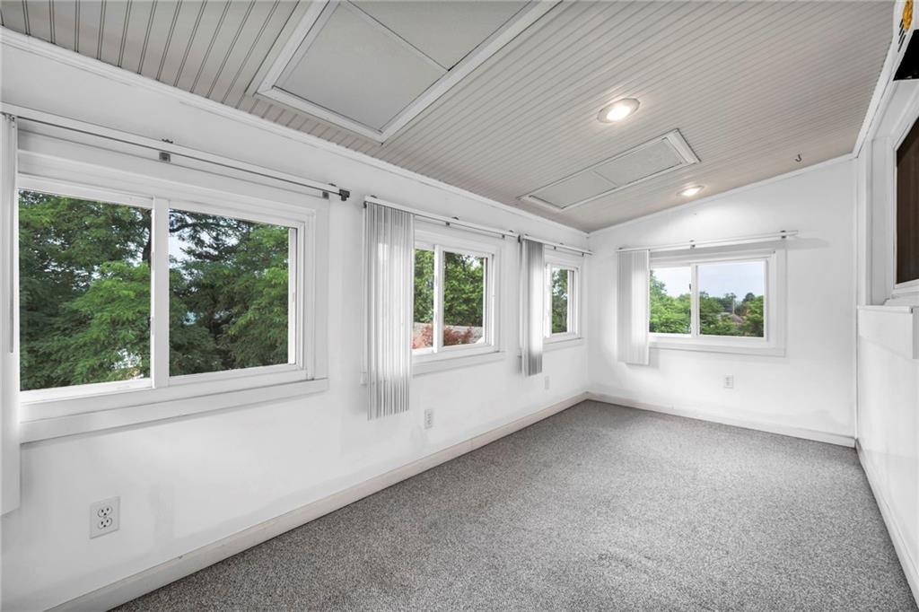 2861 Middletown Road Pittsburgh, PA 15204 - Photo 19 of 37 Gallery Image 19