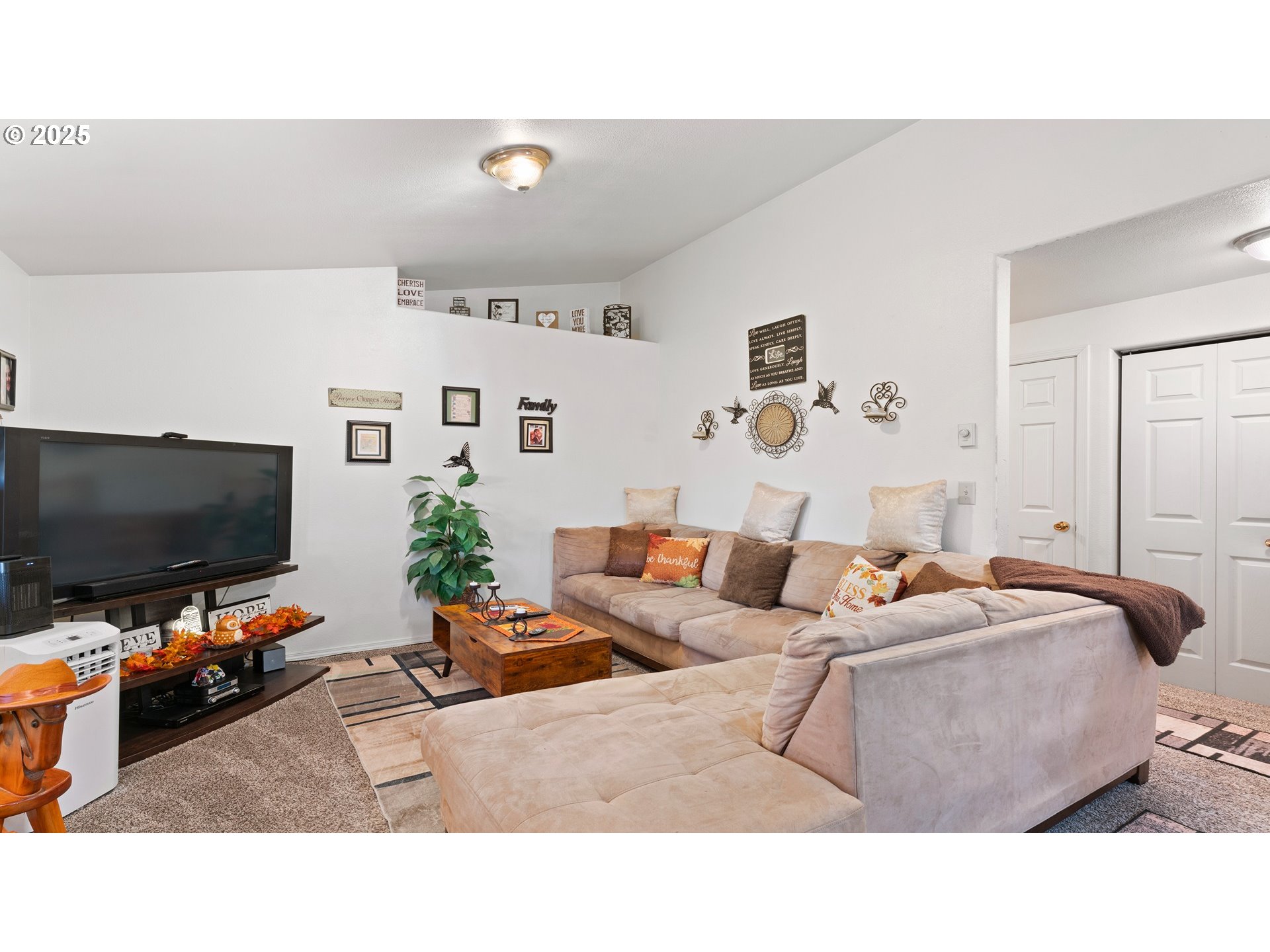 1905 17th Street Springfield, OR 97477 - Photo 5 of 19
