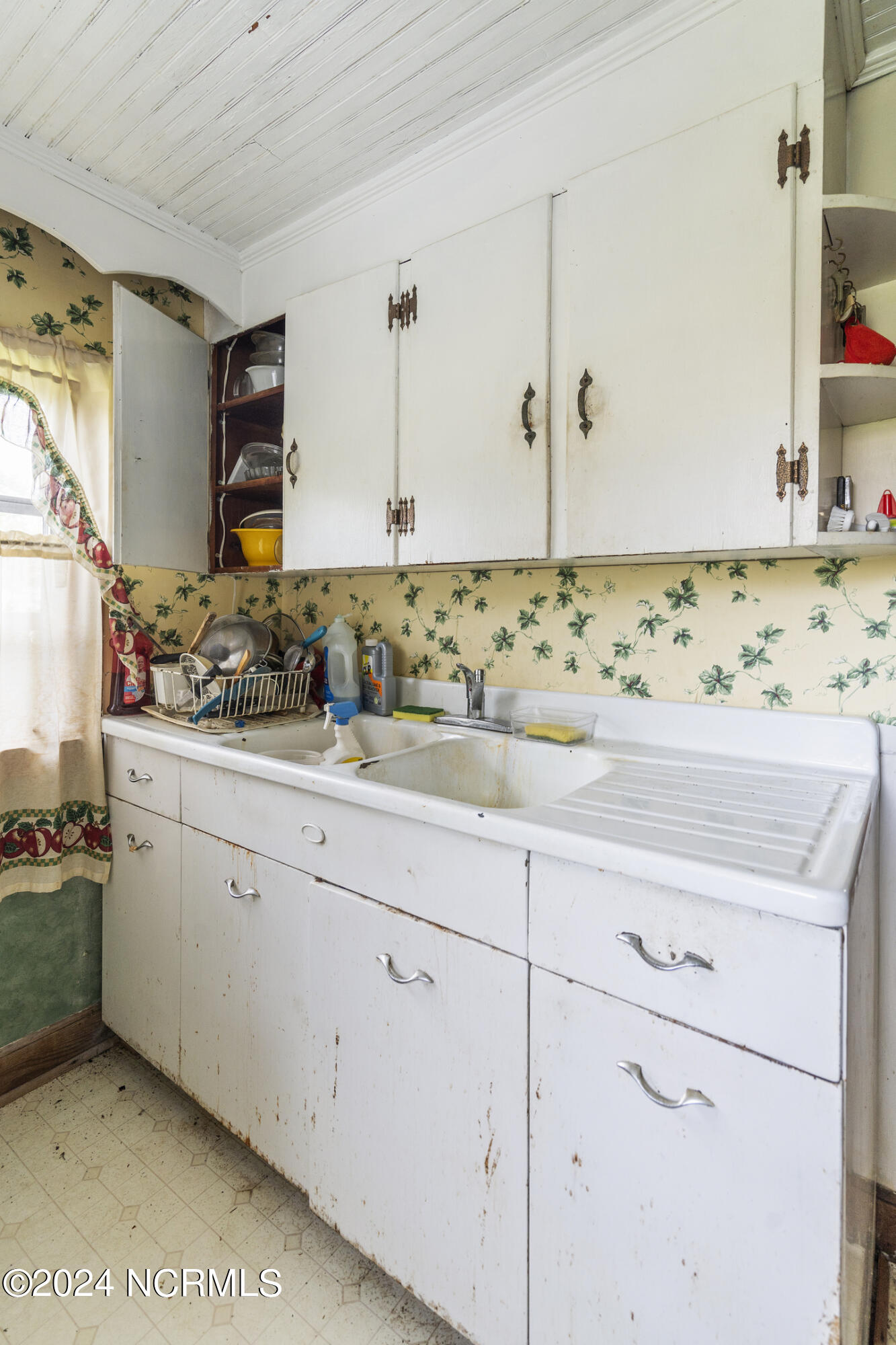213 Mutt Griffin Road Pink Hill, NC 28572 - Photo 20 of 33 Kitchen