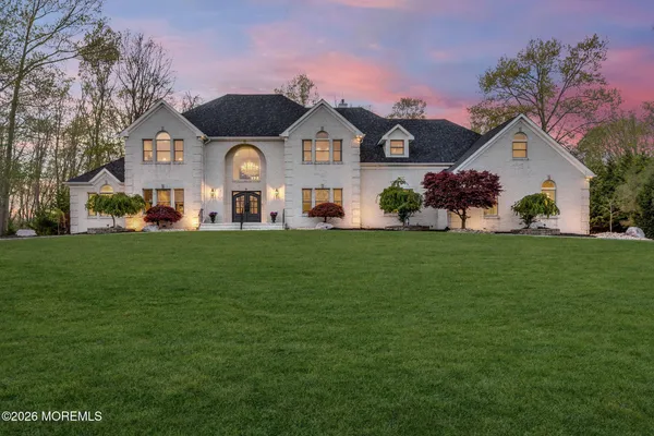 $2,399,999 | 21 Appaloosa Drive, Manalapan, NJ 07726
